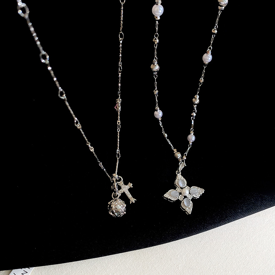 Super Shiny Zircon Flower Beaded Pearl Necklace, Simple and Fashionable Versatile Collarbone Chain, Light Luxury High-End Niche Jewelry - view 9