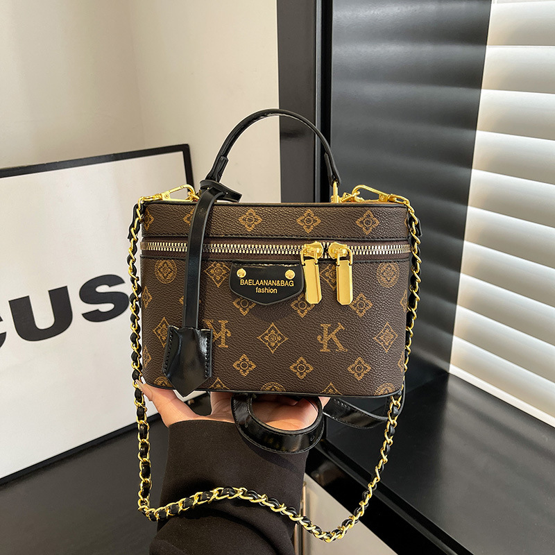 2026 New Style Fashionable Handheld Single - Shoulder Box - Shaped and Cross - Body Makeup Bag Versatile for Commuting Casual Use. - view 5