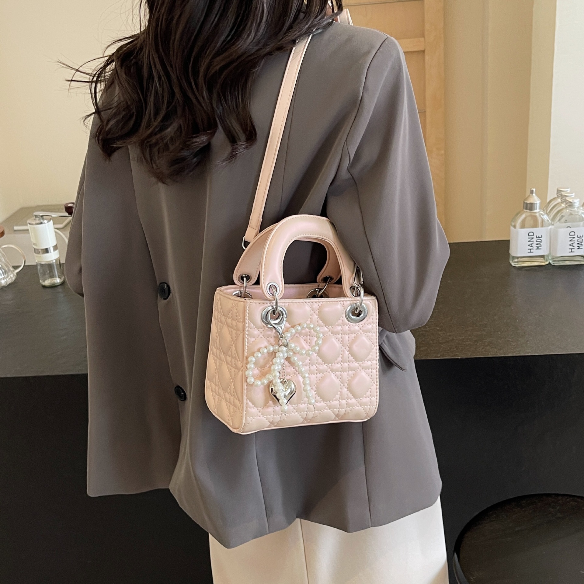 2026 Women's Handbag New Fashionable Quilted Versatile Single Shoulder Bag
