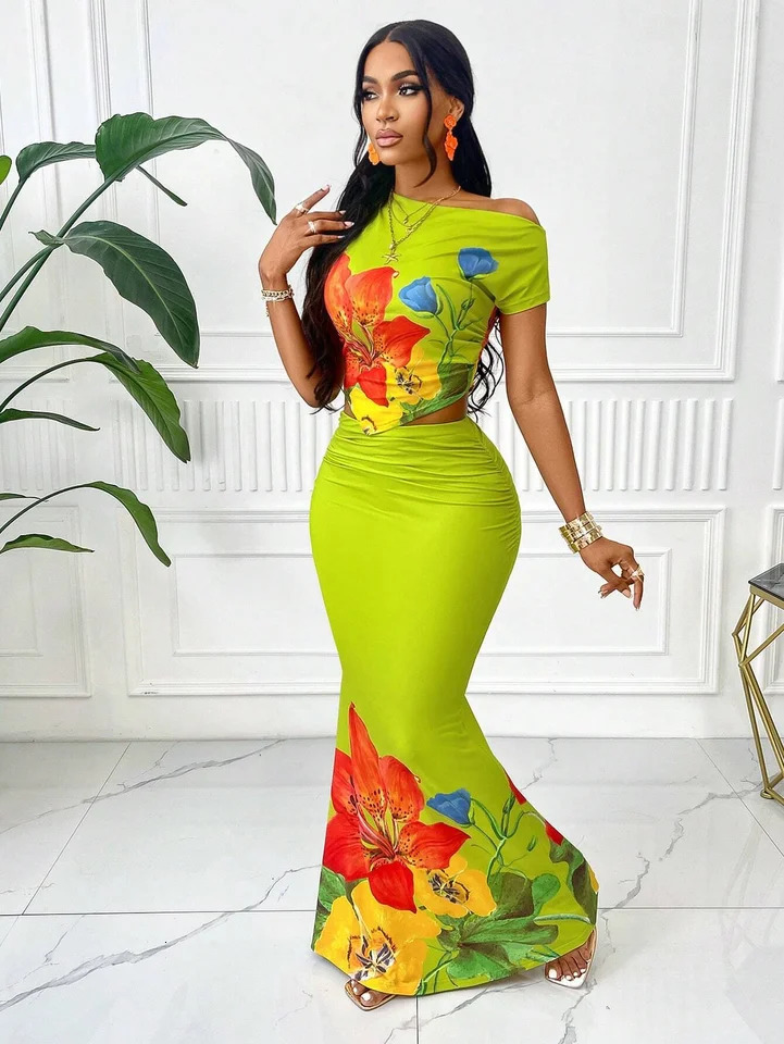 Elegant Womens Summer Fashion Twopiece Set Bright Floral Print Sleeveless Top and Casual Resort Extralong Skirt Beachwear 260625 - view 4