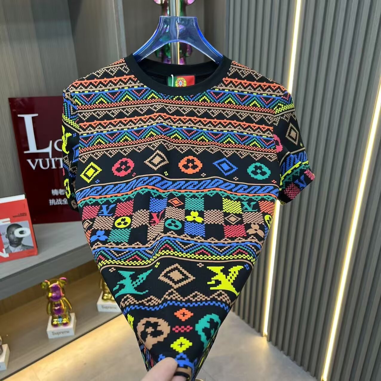 Harajuku style retro creative graffiti all-over print short-sleeve shirt, loose unisex BF fit, trendy new Japanese casual top