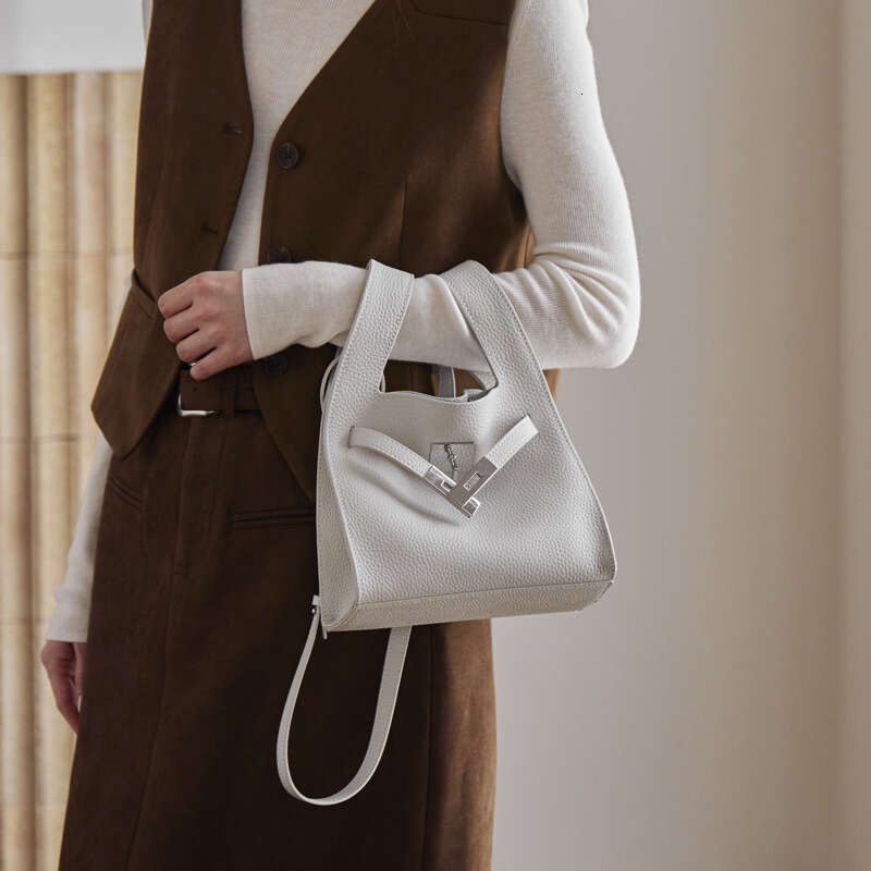 Genuine Leather Korean Niche Single Shoulder Fashion Handbag Simple Hand Held Crossbody Bag Daily Office Travel Outdoor Carry Bag SENYY