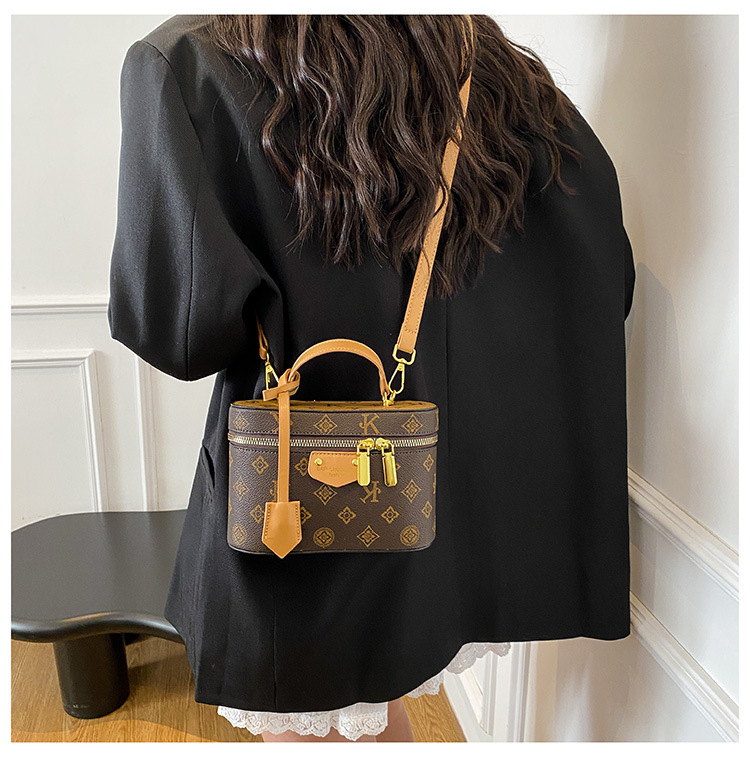 2026 New Style Fashionable Handheld Single - Shoulder Box - Shaped and Cross - Body Makeup Bag Versatile for Commuting Casual Use. - view 8