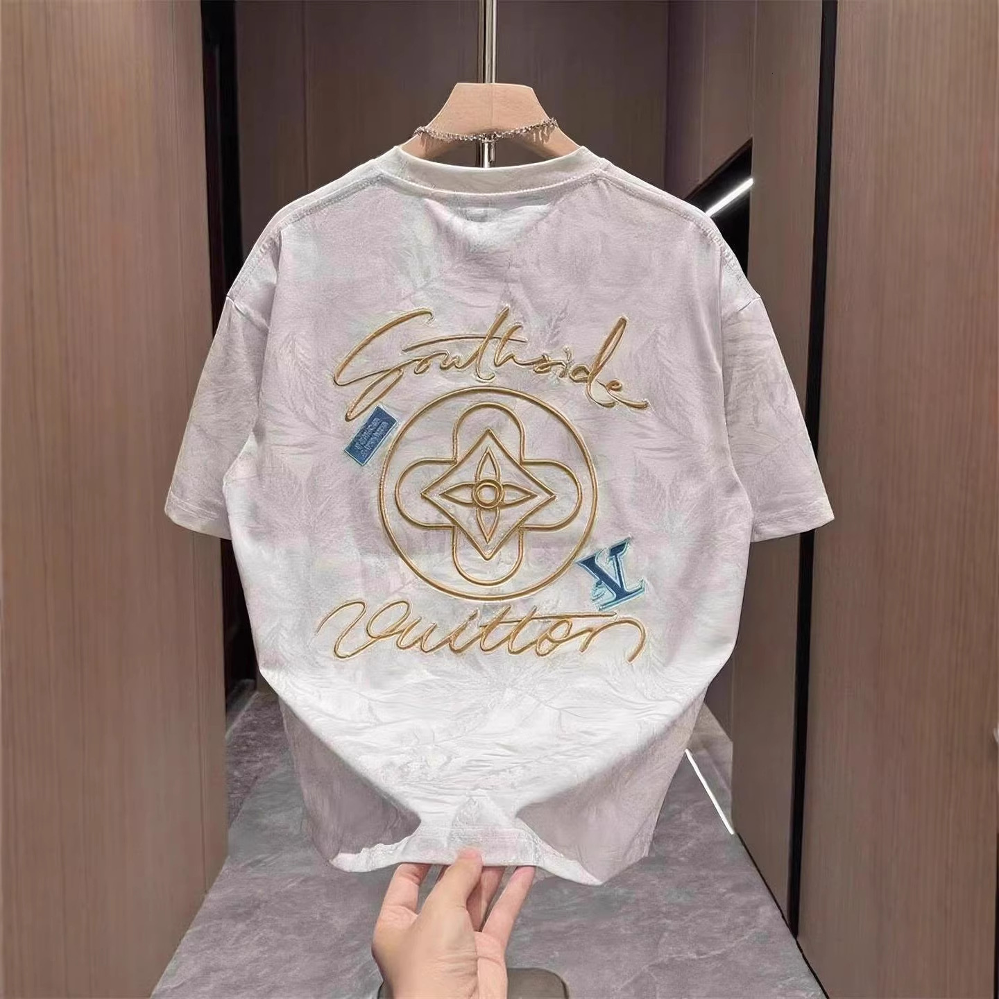 Luxury Young Men Designer T-shirt With Fashionable Embroidery Painted Tailcoat Outdoor Casual Short Sleeved High-end Quality Durable Breathable Loose 