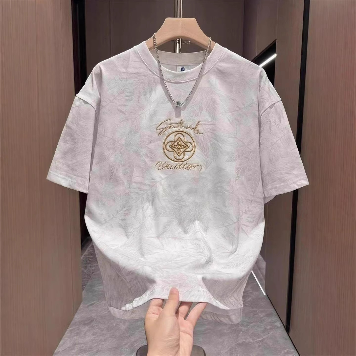 Luxury Young Men Designer T-shirt With Fashionable Embroidery Painted Tailcoat Outdoor Casual Short Sleeved High-end Quality Durable Breathable Loose 