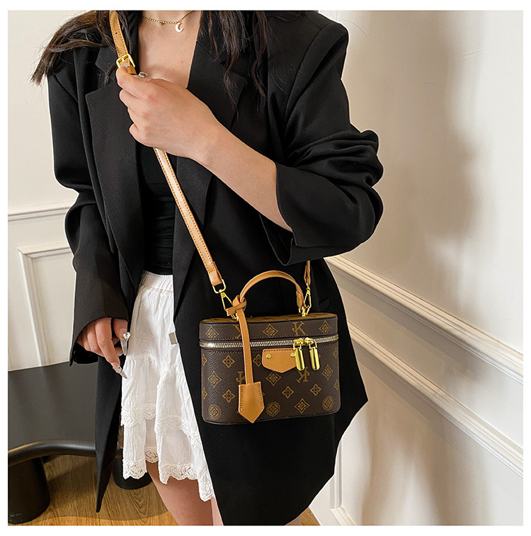 2026 New Style Fashionable Handheld Single - Shoulder Box - Shaped and Cross - Body Makeup Bag Versatile for Commuting Casual Use. - view 7