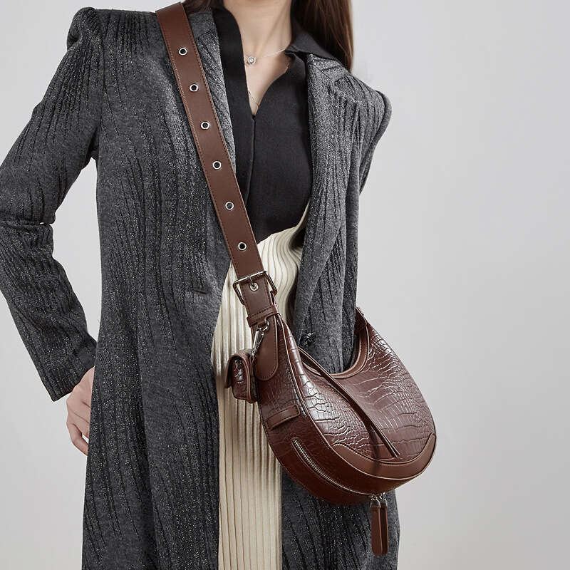 New Model Genuine Leather Niche Design Underarm High End Crescent Bag Commuter Shoulder Crossbody Women Travel Office Outdoor Carry Bag SENYY