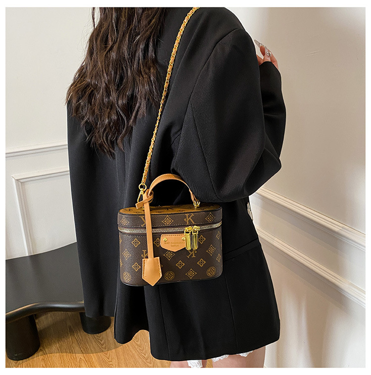 2026 New Style Fashionable Handheld Single - Shoulder Box - Shaped and Cross - Body Makeup Bag Versatile for Commuting Casual Use. - view 4