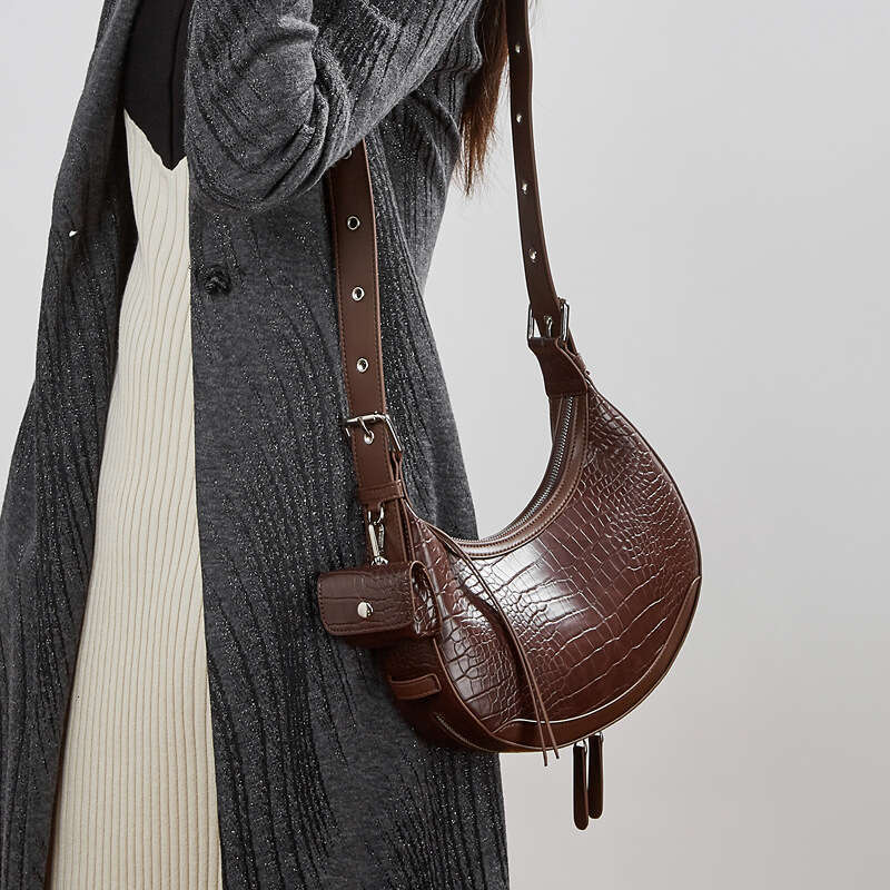 New Model Genuine Leather Niche Design Underarm High End Crescent Bag Commuter Shoulder Crossbody Women Travel Office Outdoor Carry Bag SENYY