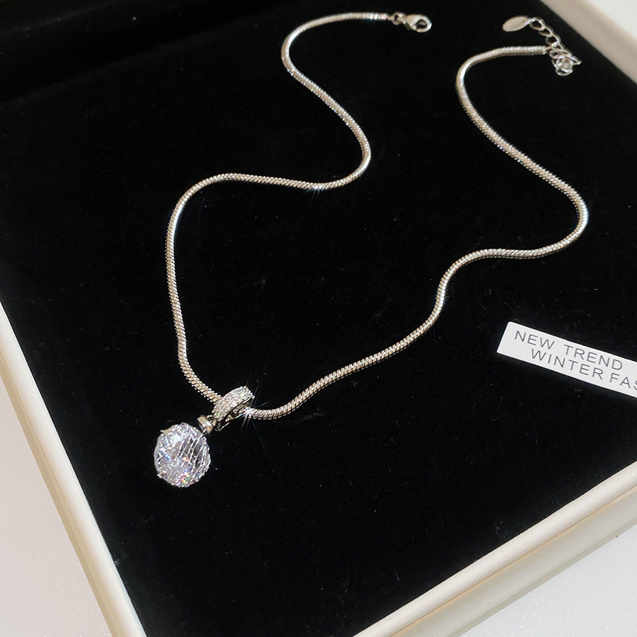 Super Shiny Zircon Round Necklace, Luxurious Elegant Clavicle Chain, Exquisite and Beautiful Women's Necklace - view 9