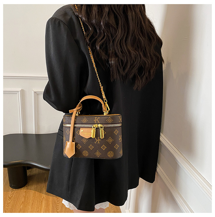 2026 New Style Fashionable Handheld Single - Shoulder Box - Shaped and Cross - Body Makeup Bag Versatile for Commuting Casual Use. - view 3