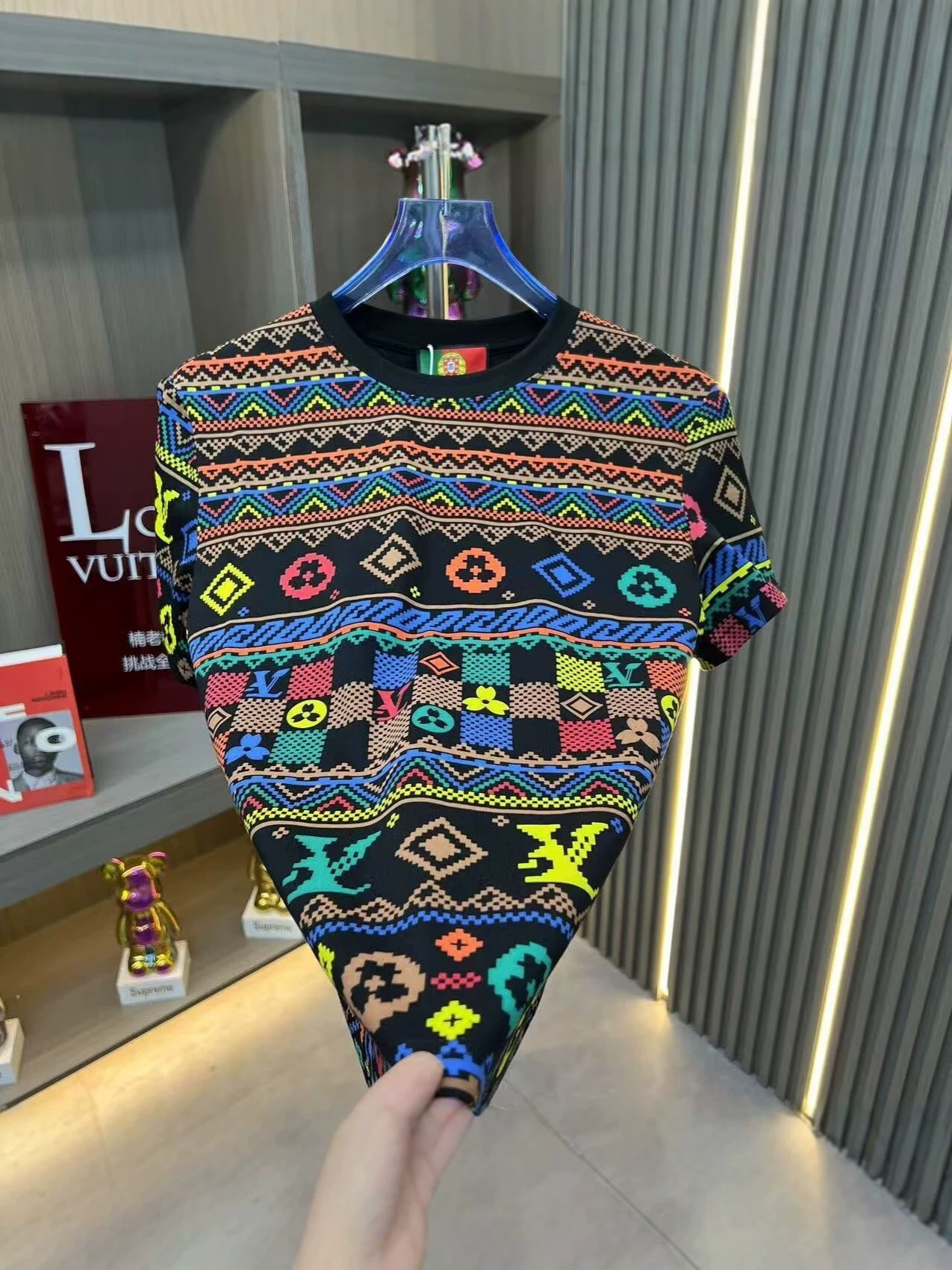Harajuku style retro creative graffiti all-over print short-sleeve shirt, loose unisex BF fit, trendy new Japanese casual top