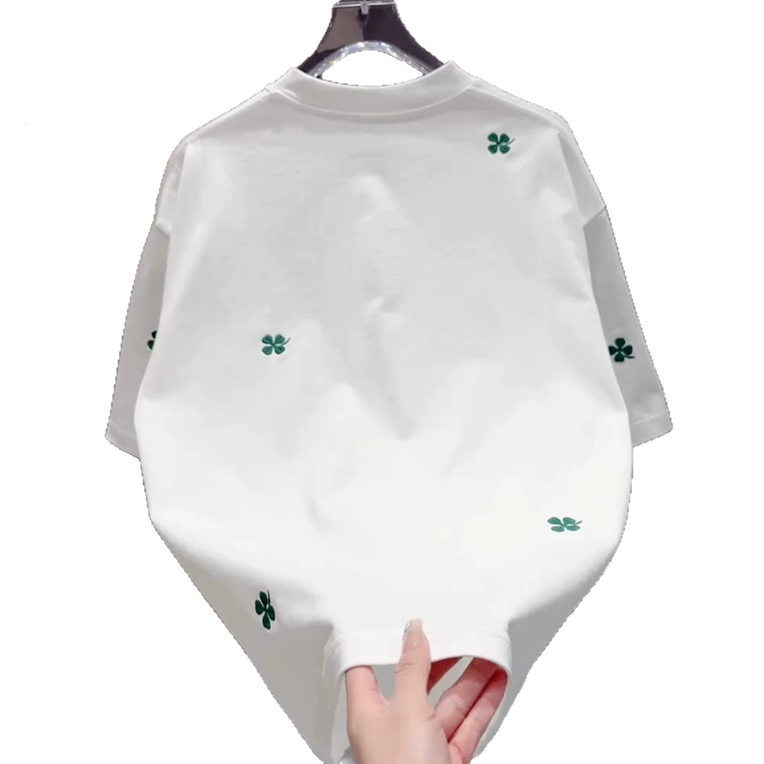 2026 Summer New Luxury Men Designer T-shirt With Four Leaf Clover Embroidery Short Sleeve Outdoor Leisure Fashion Multi Functional Fashion Breathable 