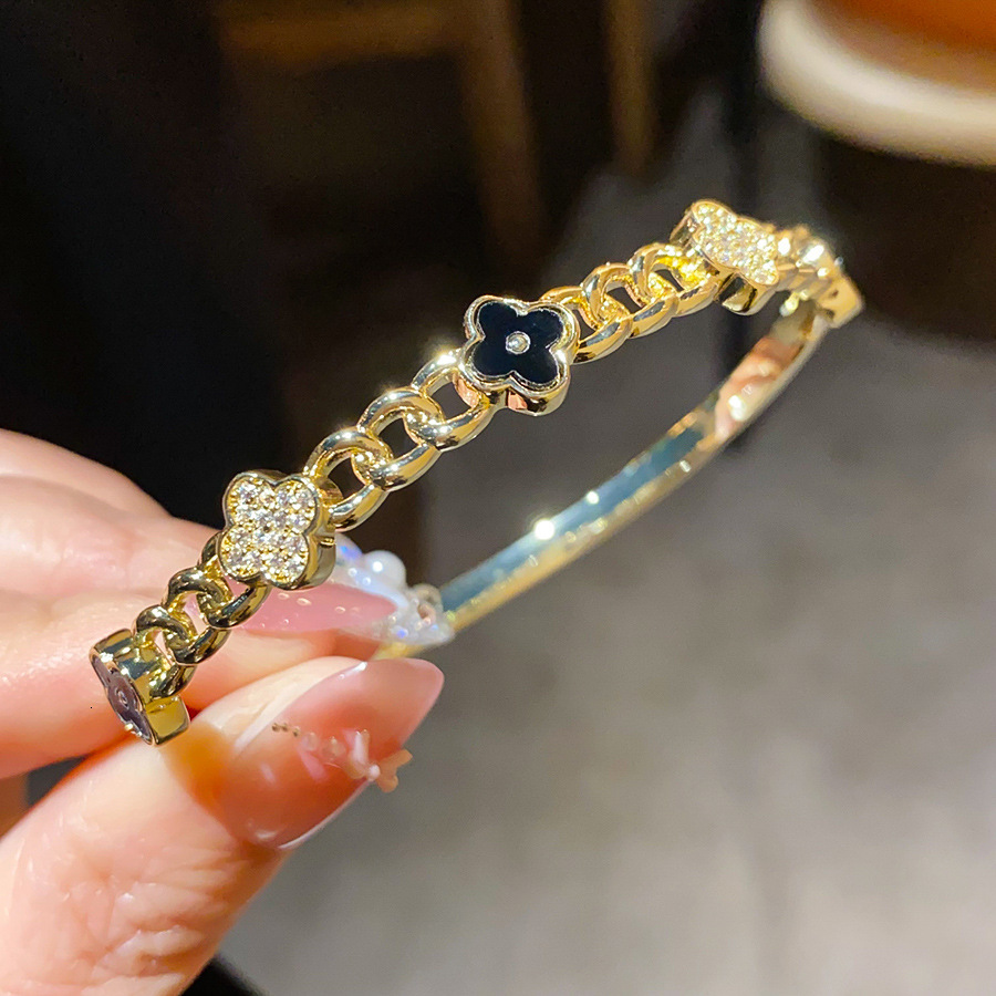 Real Gold-Plated Zircon Flower Chain Bracelet, Niche Vintage Court Style Wristband, Light Luxury designer bracelet High-End Jewelry - view 3
