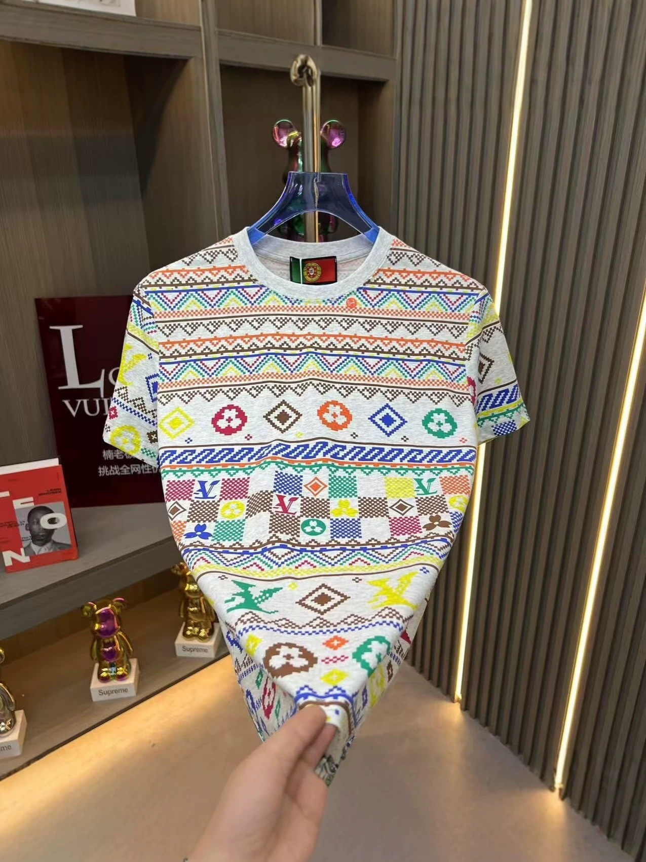 Harajuku style retro creative graffiti all-over print short-sleeve shirt, loose unisex BF fit, trendy new Japanese casual top