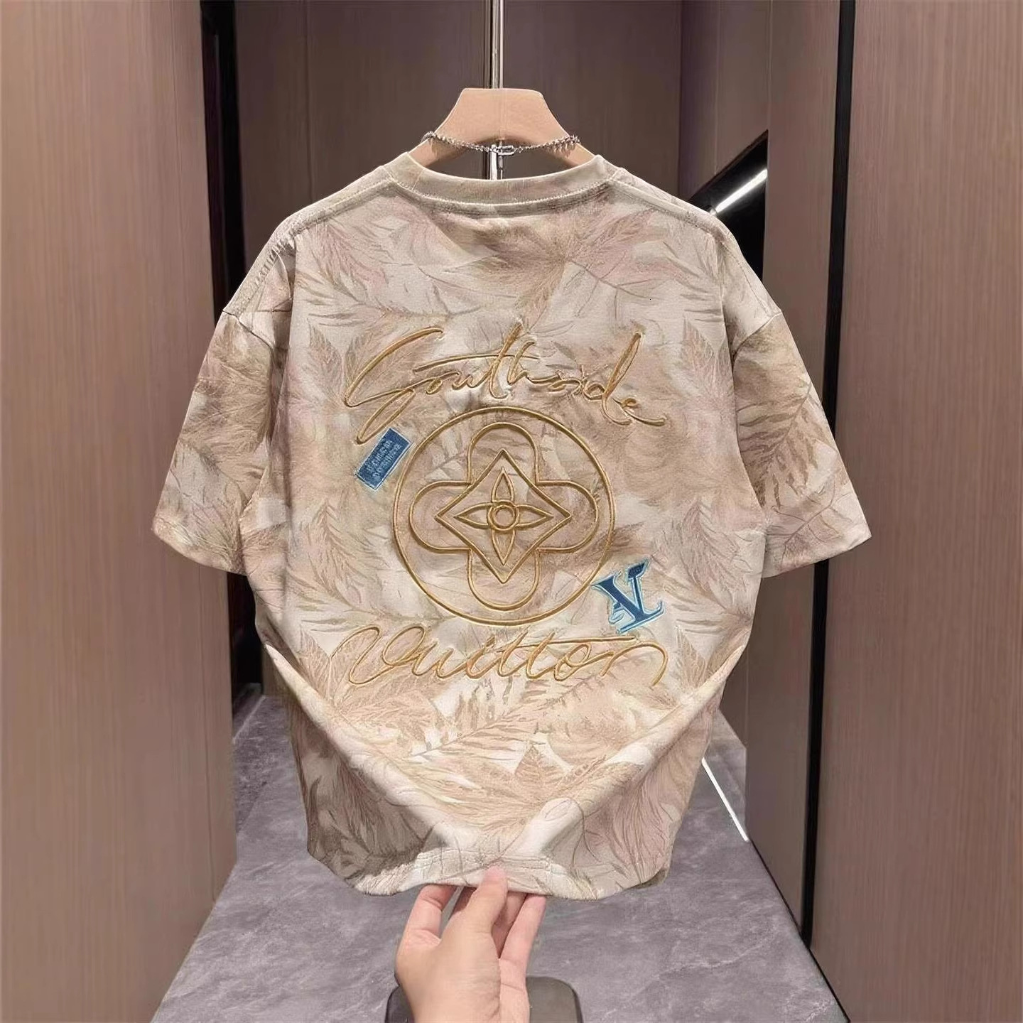 Luxury Young Men Designer T-shirt With Fashionable Embroidery Painted Tailcoat Outdoor Casual Short Sleeved High-end Quality Durable Breathable Loose 