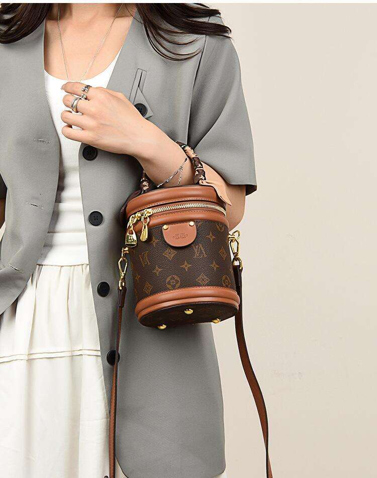 High-end Vintage Fortune Bucket for Women 2025 New Handbag Cylinder Retro Print Versatile Shoulder Crossbody Bag dh1798093-JY