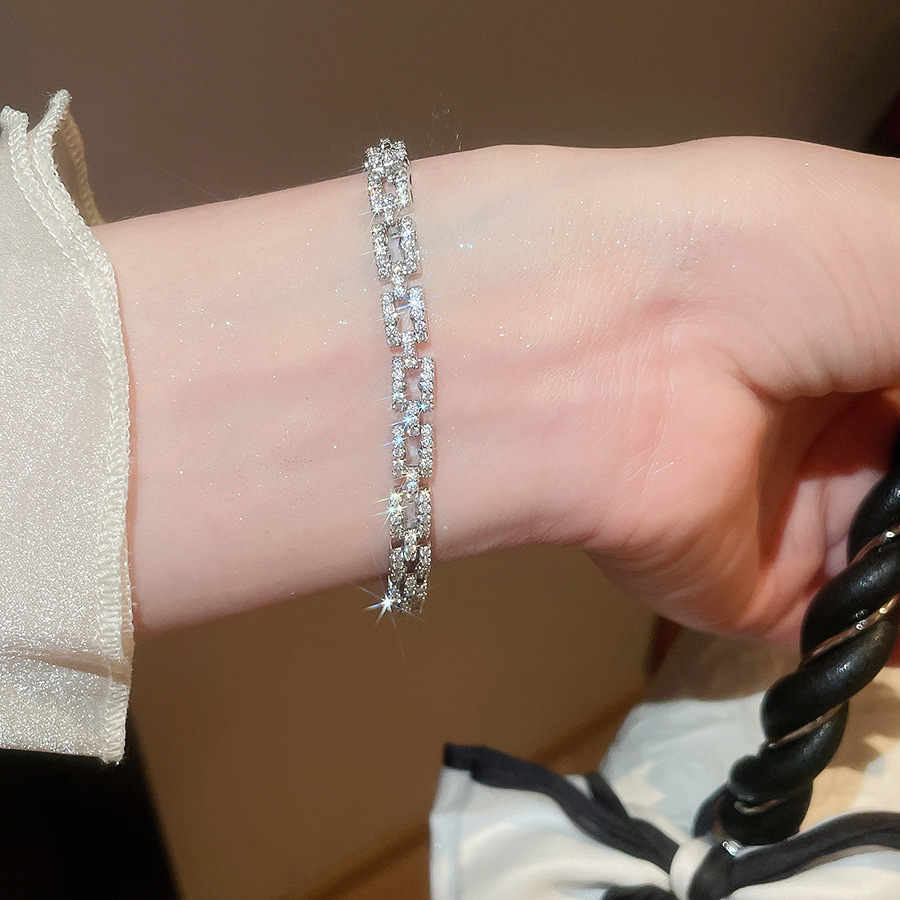European and American Cross-Border Diamond-Shaped Hollow Zircon Flower Bracelet Light Luxury High-End Fashion Trend Versatile Women's Jewelry - view 4
