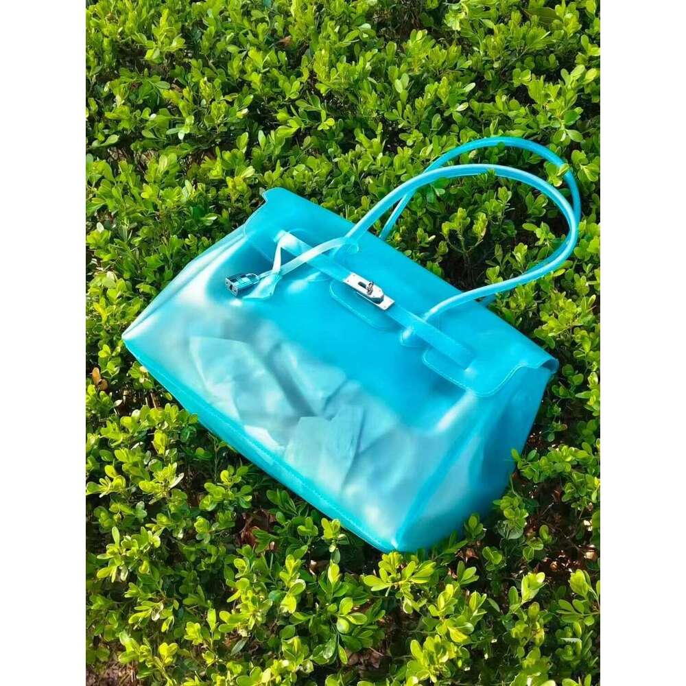 2026 Style Jelly New Summer Commuter Tote Bag Fashionable Transparent Large Capacity Underarm Bag For Women