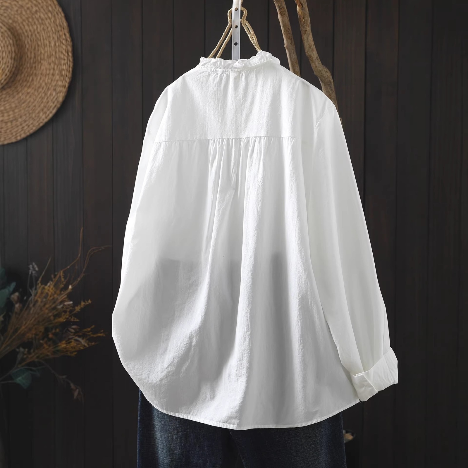 Elegant French Romantic Style Wood Ear Lace Trimmed White Blouse For Women High Fashionable Shirt With Button 250318