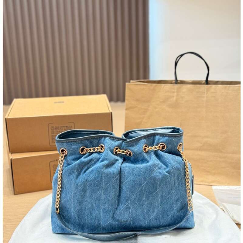 Coach Evelyn Shoulder Bag Luxury Designer Coachbaggs Hobo Underarm Crossbody Oil Wax Leather Chain Tote Womens Shopping Bags Kids Purses