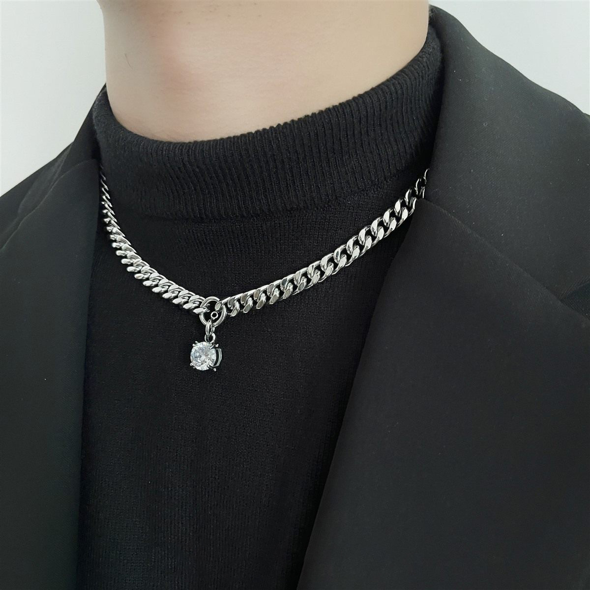 European and American minimalist style zircon pendant necklace men, Cuban link collarbone chain for women - view 3