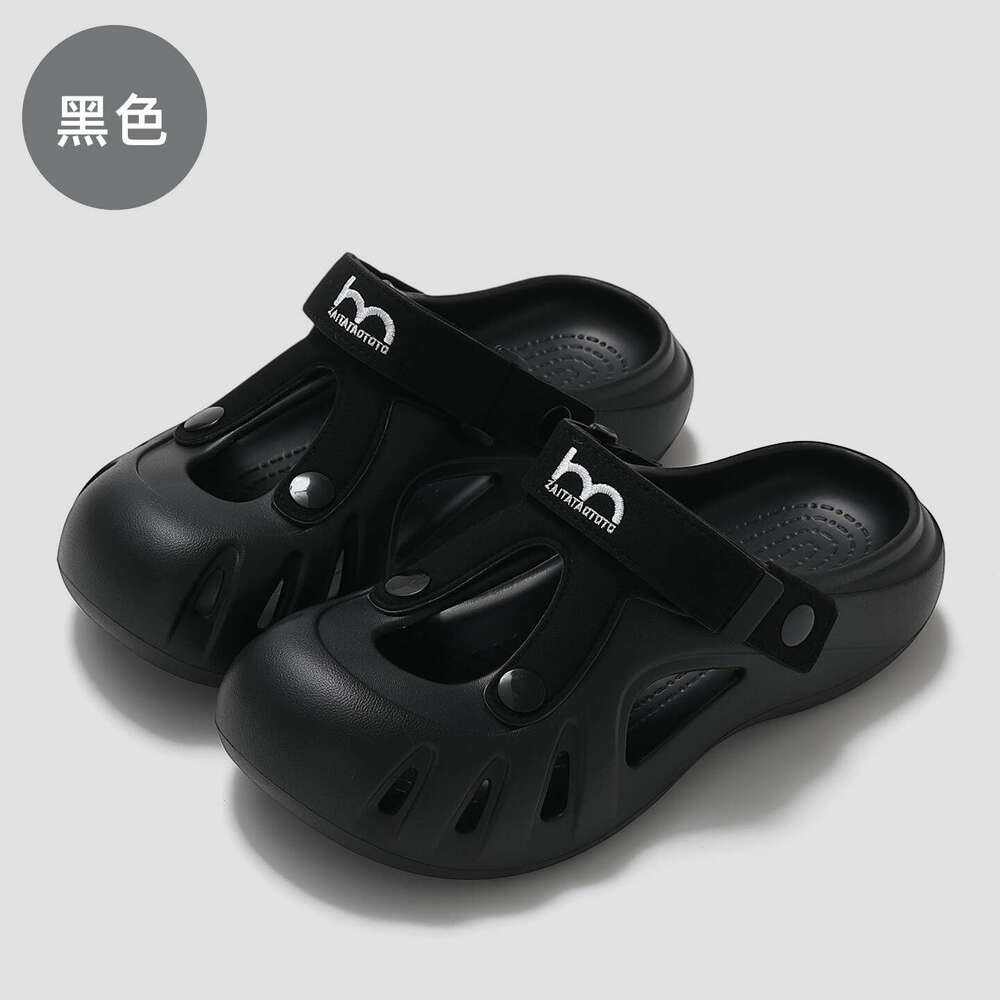 Casual Comfort: Mixed Gender Fashionable Walking Trainers Featuring Plush Cushioning and Eye-Catching Fastenings