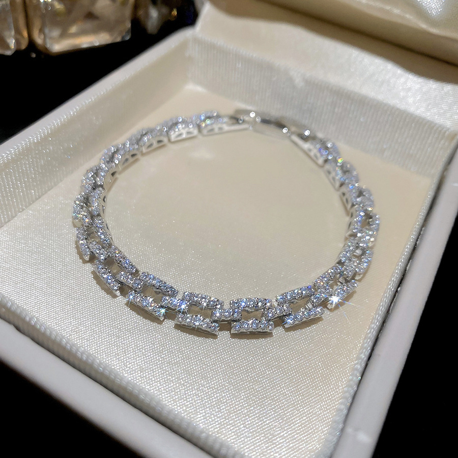 European and American Cross-Border Diamond-Shaped Hollow Zircon Flower Bracelet Light Luxury High-End Fashion Trend Versatile Women's Jewelry - view 3