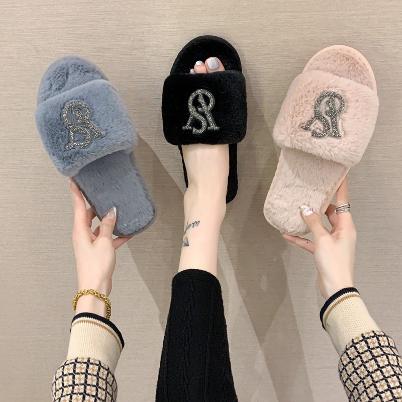 Designer shoe Plus-size furry for women, 2026 autumn and winter new style, home-use shiny diamond flat-soled Fashion Gifts warm slip-on cotton slipper - view 3