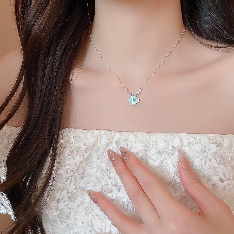 Zircon flower pendant necklace earrings, niche exquisite and elegant collarbone chain, light luxury high-end jewelry set - view 4