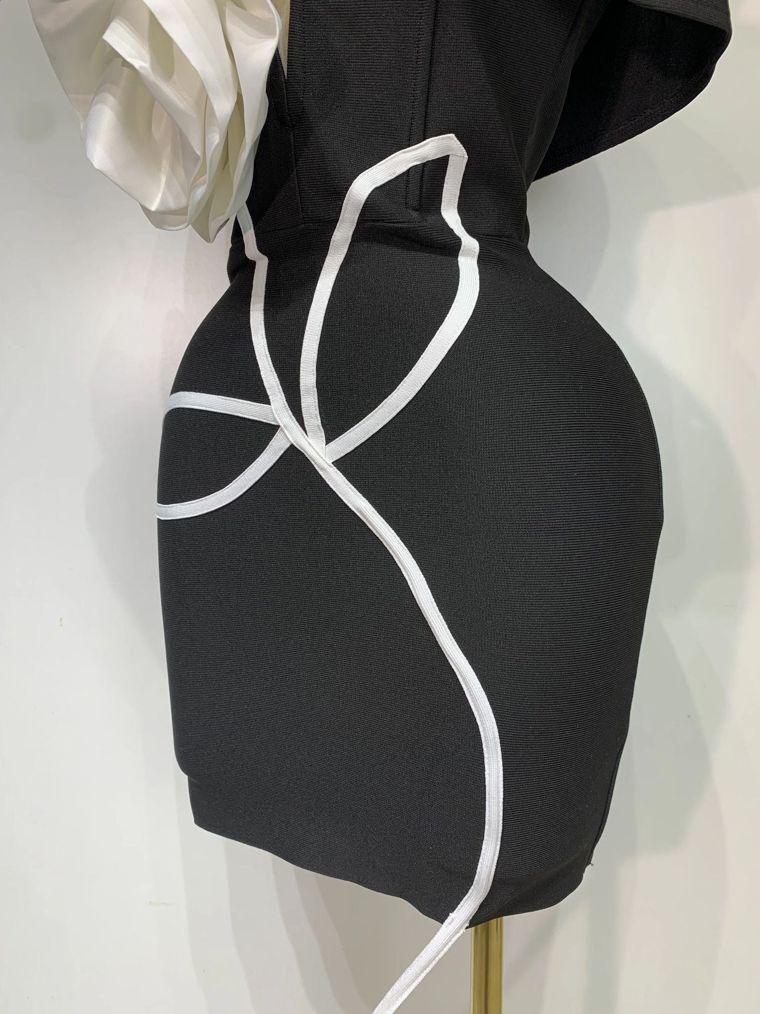 Women Sexy Off Shoulder White Flower Black Mini Bodycon Bandage Dress Celebrity Evening Club Elegant Party Gowns 260529 - view 7