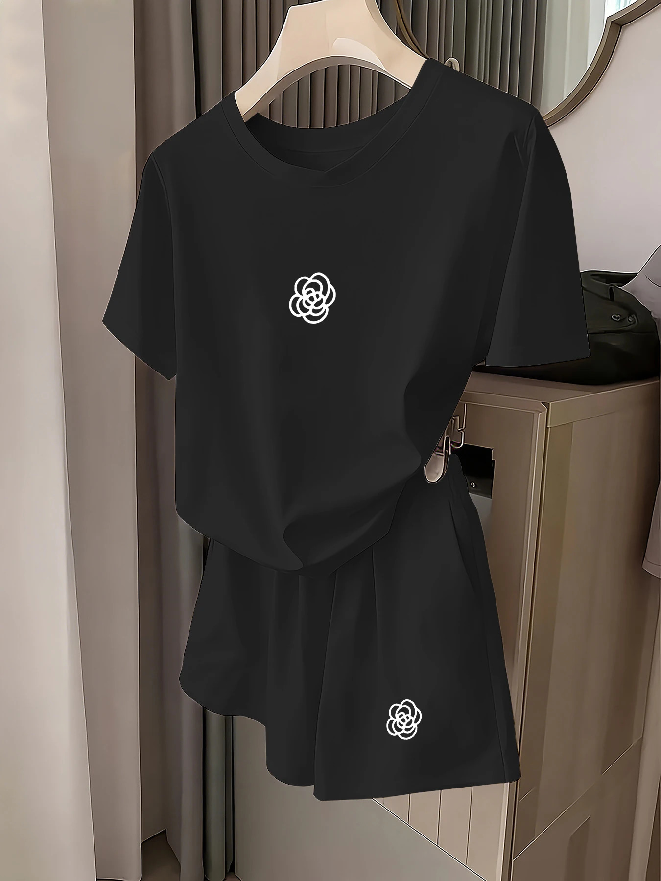 Womens Casual Outfit a Must-Have for Trendy Looks Summer Light Luxury Elegant Style Camellia Line Print T-Shirt and Shorts Two-Piece Set 260529 - view 5