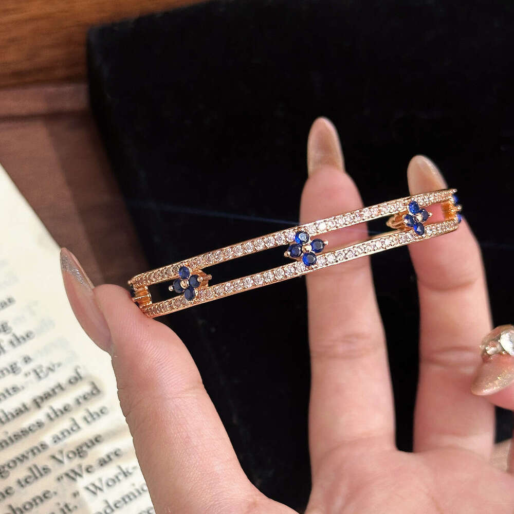 High-End Color Kaleidoscope Four-Leaf Clover Bracelet Design Hollow Out Double Layer Full Diamond Flower Bangle Elegant OL Fashion Luxury Jewelry For  - view 8