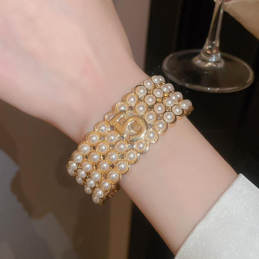 Multi-layered Numbered Pearl Open Bracelet, French Vintage Style, Light Luxury, High-end Feel, Women's Jewelry - view 4