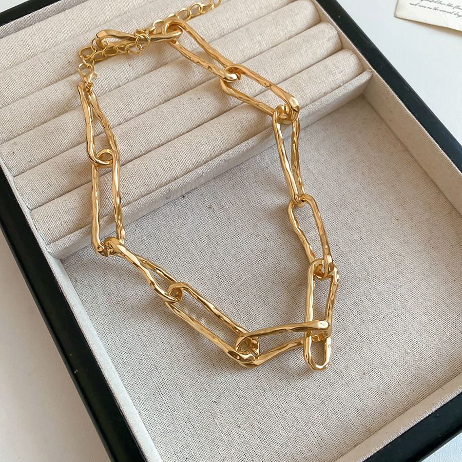 European American cross-border metal pleated chain necklace, light luxury high-end feel, collarbone chain, minimalist style, fashionable and versatile - view 9