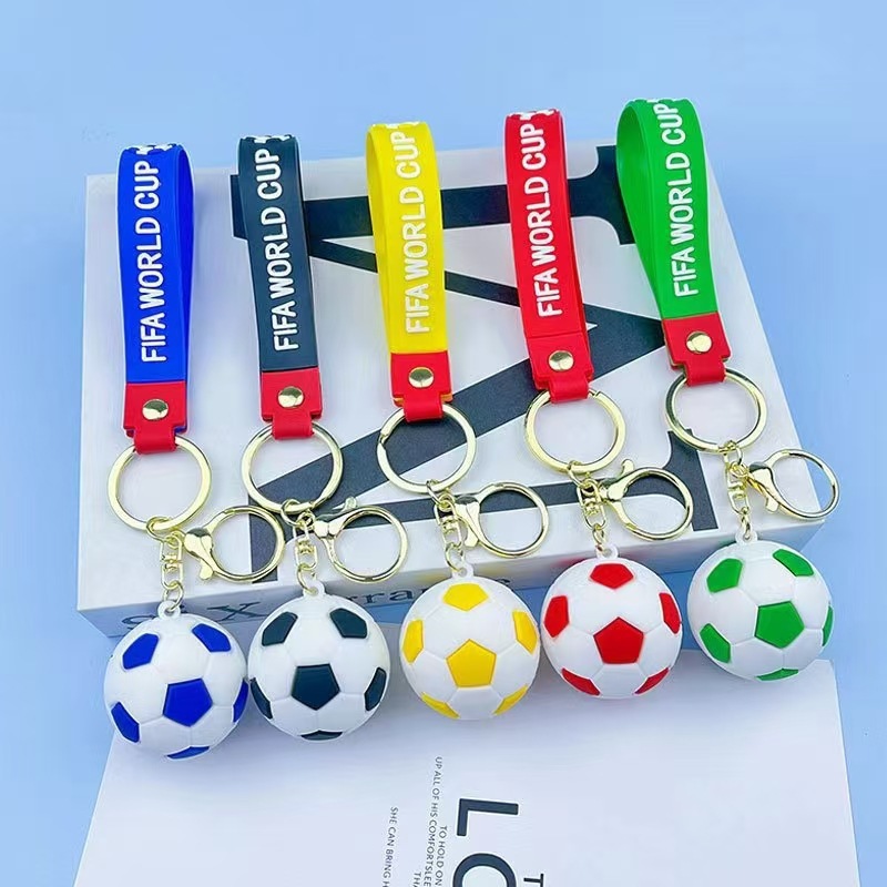 Wholesale Update 3D Player Football Keychain World Cup Keyring Holder Football Style Bag Pendant Custom Figure Shaped Cartoon Logo Keychain For Souven