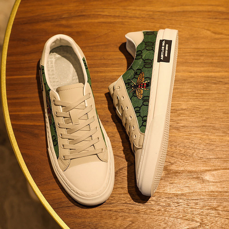 Designer shoe Korean-style trendy bee sneakers, European Fashion Gifts casual men's versatile white shoes, summer fashion breathable canvas shoes - view 5