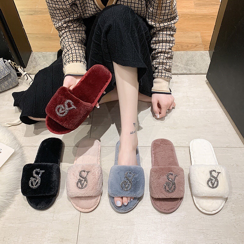 Designer shoe Plus-size furry for women, 2026 autumn and winter new style, home-use shiny diamond flat-soled Fashion Gifts warm slip-on cotton slipper - view 4