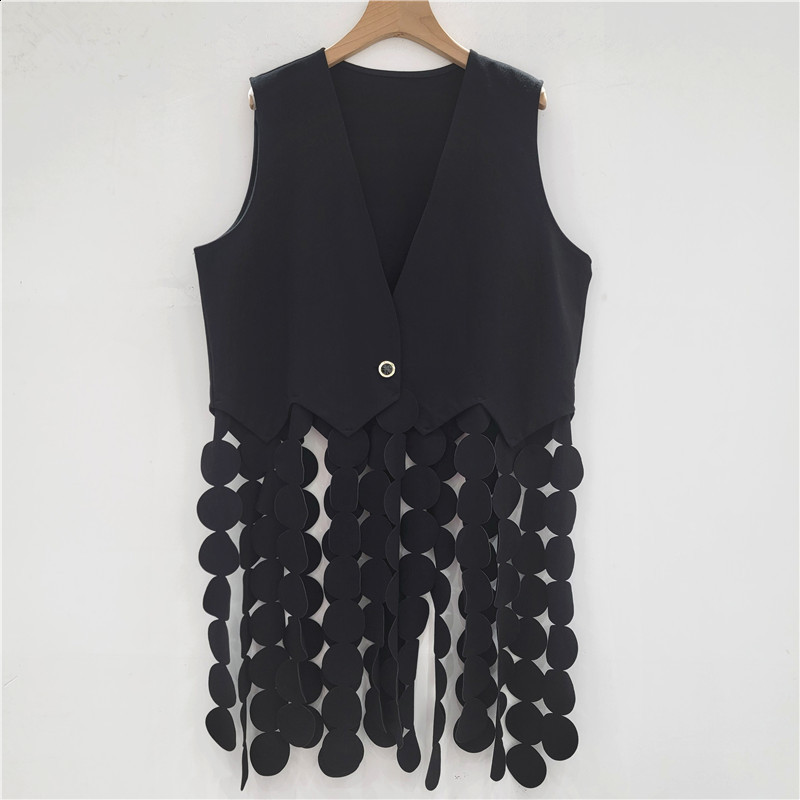2025 Autumn New Fashion V-neck Sleeveless Round Patchwork Design Tassel Solid Color Top Vest240904