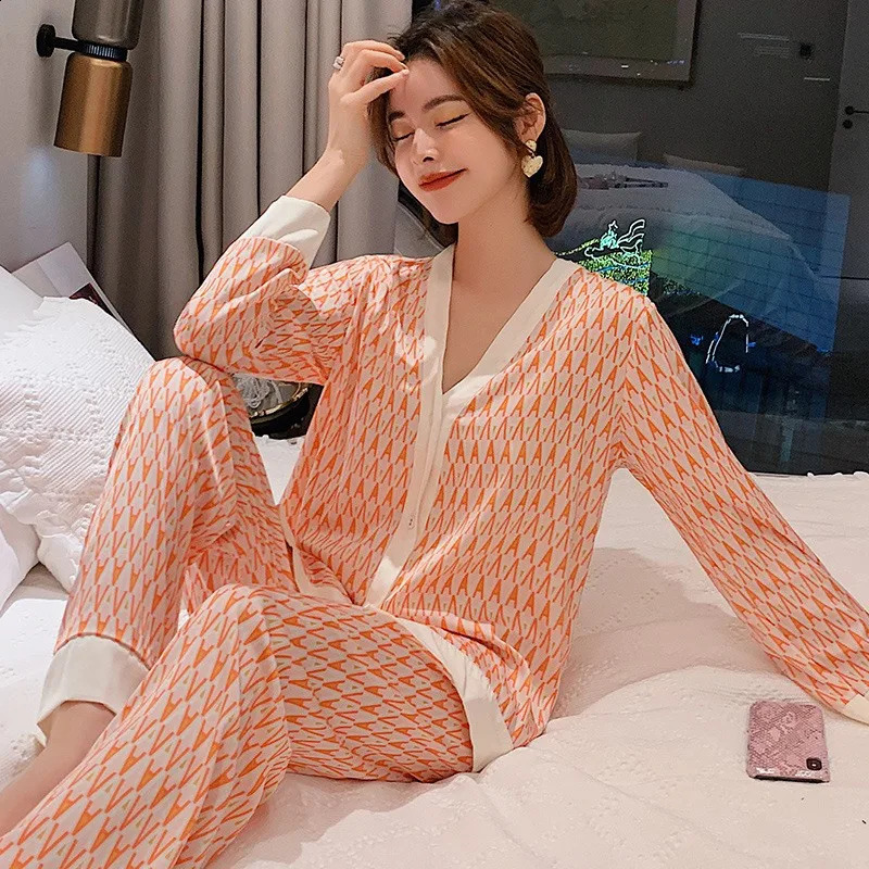 Designer Pajamas Suit Women Satin Print Nightwear Casual 2PCS Pyjamas Set Sleepwear V Neck Intimate Lingerie Nightgown Comfy Home Wear