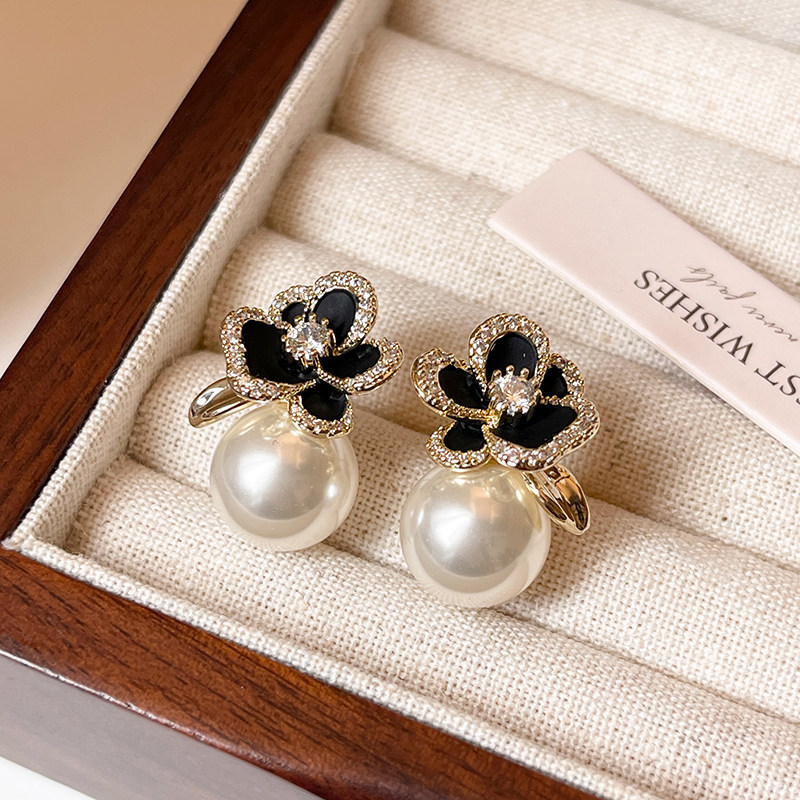 Black mountain flower tea zircon and pearl stud light luxury high-end earrings, elegant women's jewelry - view 6