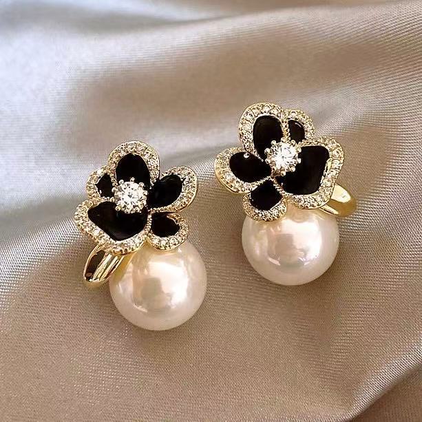 Black mountain flower tea zircon and pearl stud light luxury high-end earrings, elegant women's jewelry - view 3