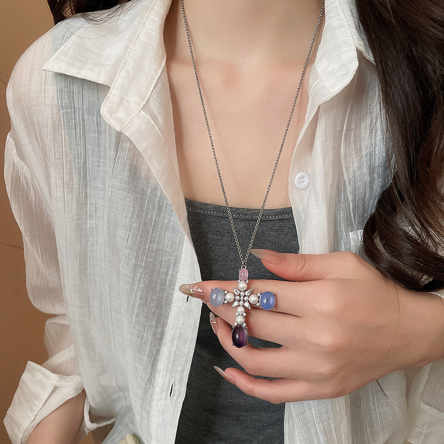 European American cross-border zircon cross pearl necklace, simple and stylish ins-style collarbone chain, high-end sweater chain for women - view 5