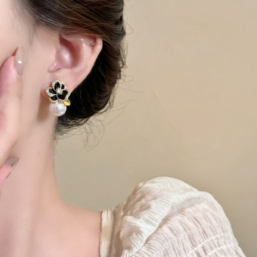 Black mountain flower tea zircon and pearl stud light luxury high-end earrings, elegant women's jewelry - view 5