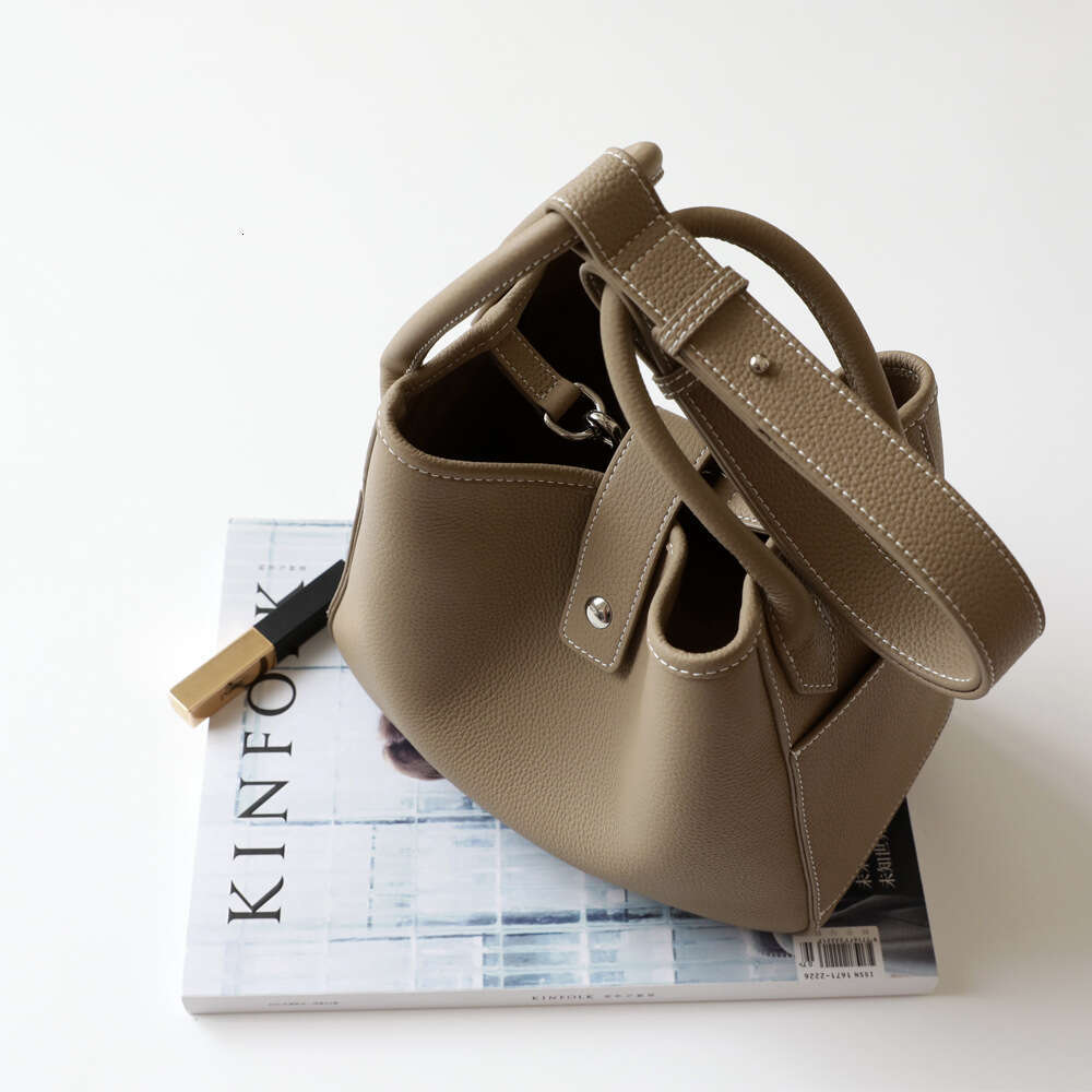 Top layer lychee grain genuine leather sugar cube bucket bag fashionable women shoulder crossbody underarm bag large capacity commuter versatile handb