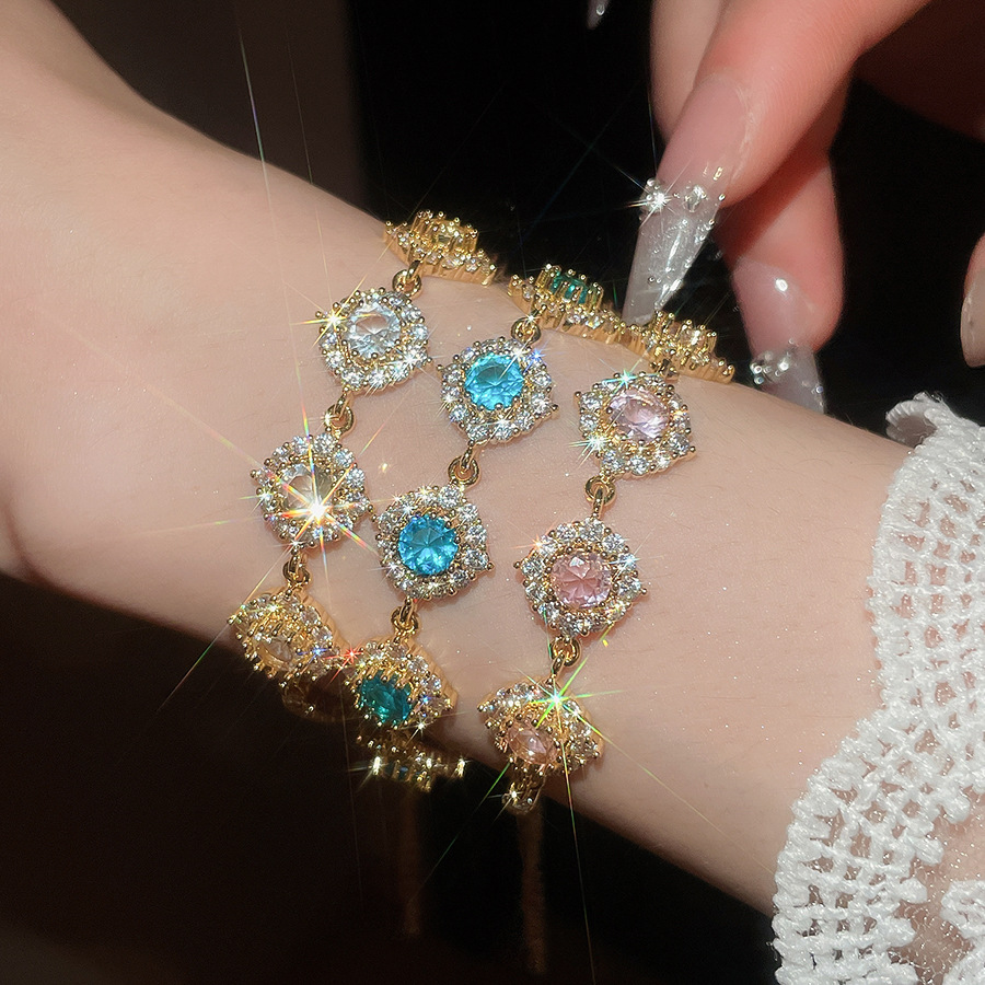 18K real gold plated zircon round flower light luxury, high-end exquisite bracelet, fashionable jewelry for women - view 3