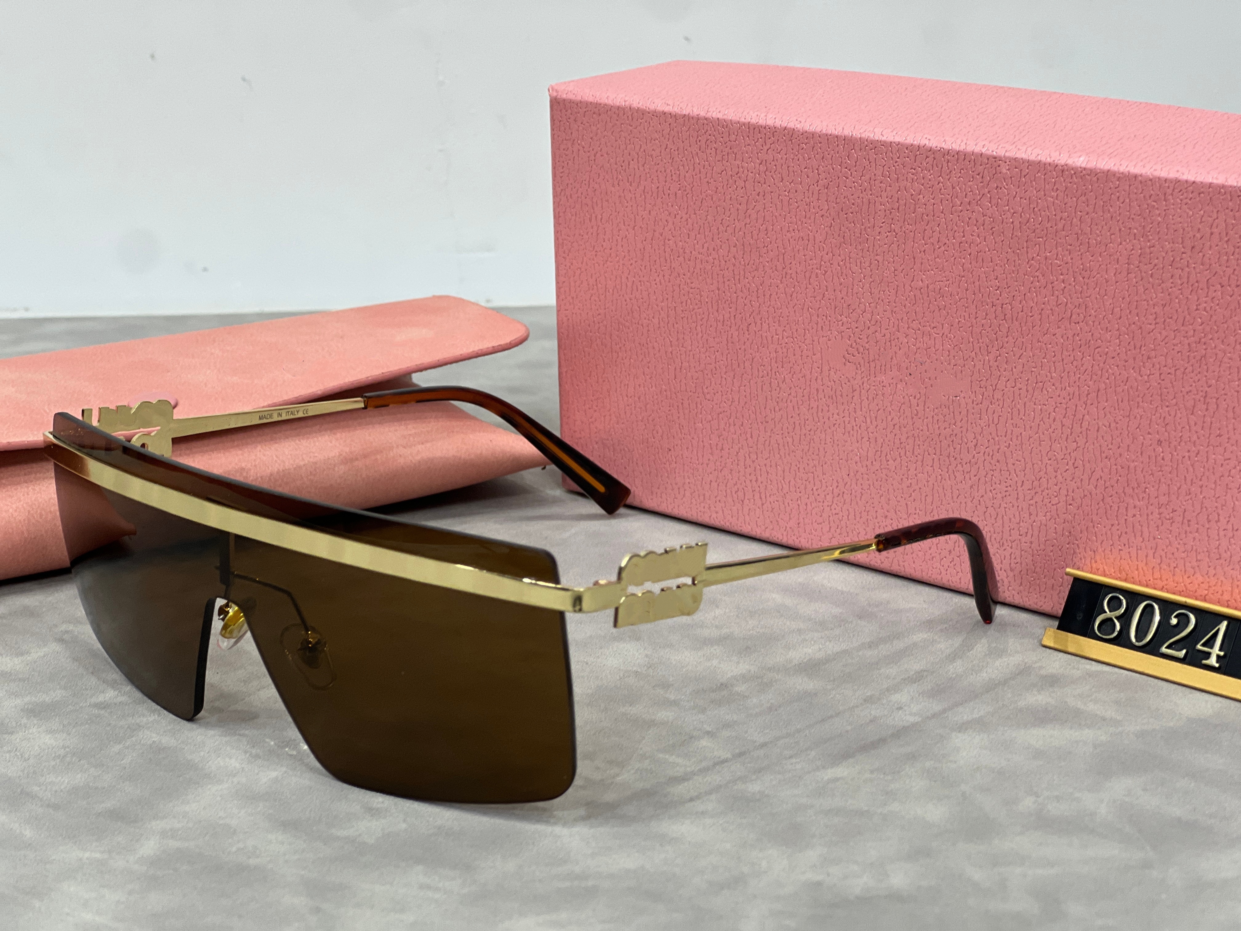 2026 New Spring Summer retro party Acetate Women Sunglasses Female Men Brand Designer Futuristic Weird For UV Sun Glasses cat eye 8024 Top Quality