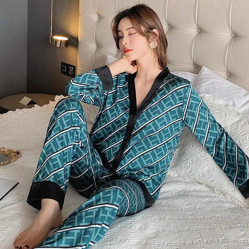 Designer Pajamas Suit Women Satin Print Nightwear Casual 2PCS Pyjamas Set Sleepwear V Neck Intimate Lingerie Nightgown Comfy Home Wear