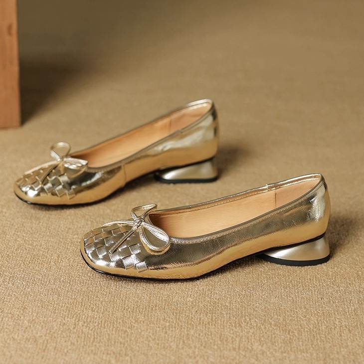 2026 New Arrival Womens Premium Feel Elegant Woven Dress Shoes with Patent Leather Bow Decoration Casual Style Free Shipping - view 3
