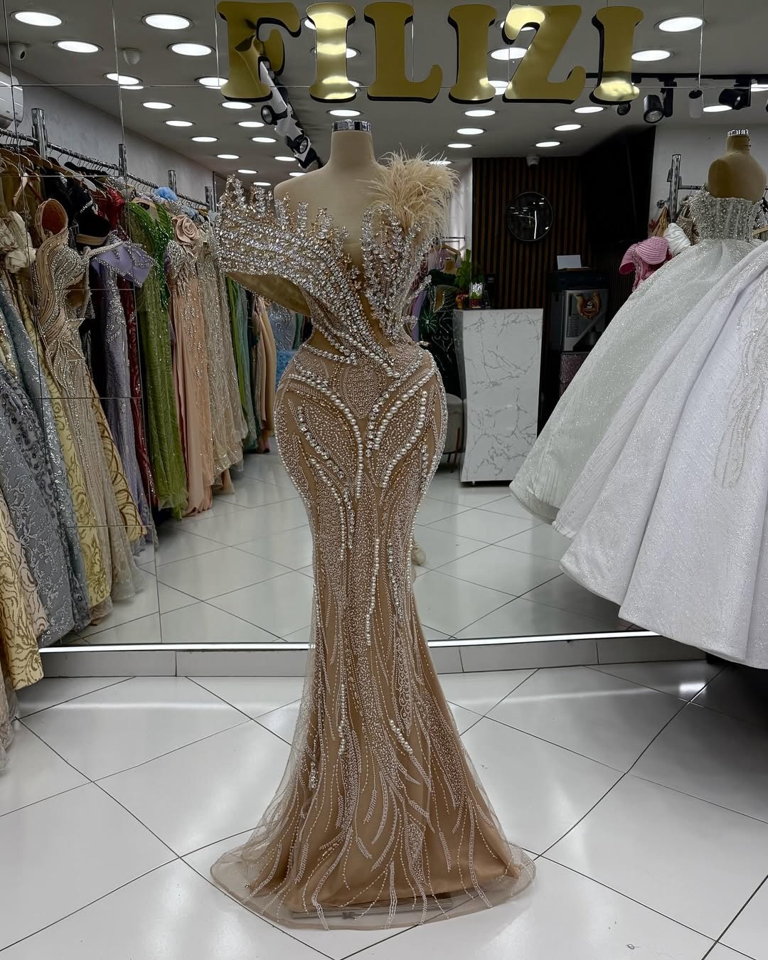 Luxurious Champagne Prom Dress For African Women ASO EBI V Neck Illusion Pearls Crystal Beaded Formal Evening Party Gowns Formal Celebrity Birthday Go - view 3
